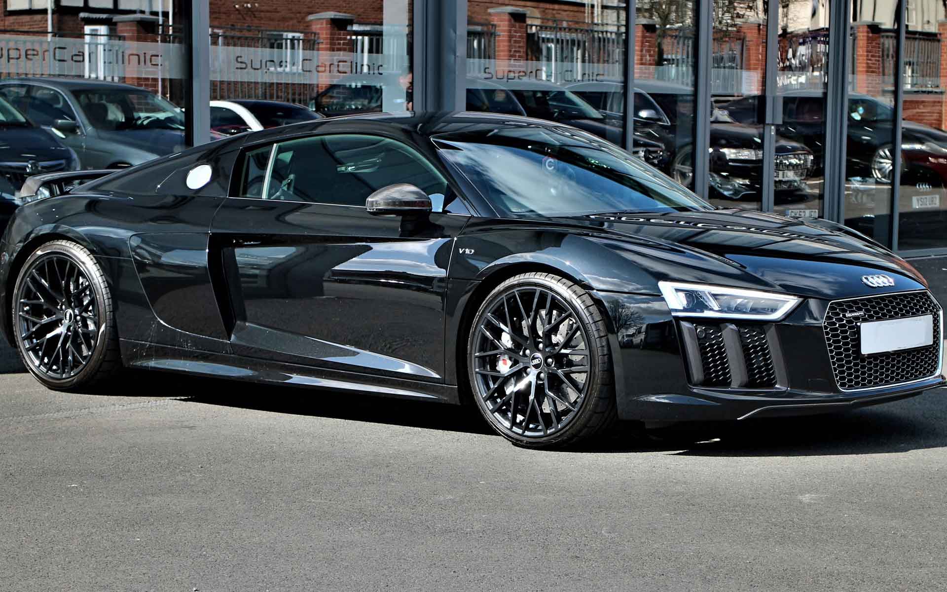 Audi R8 servicing